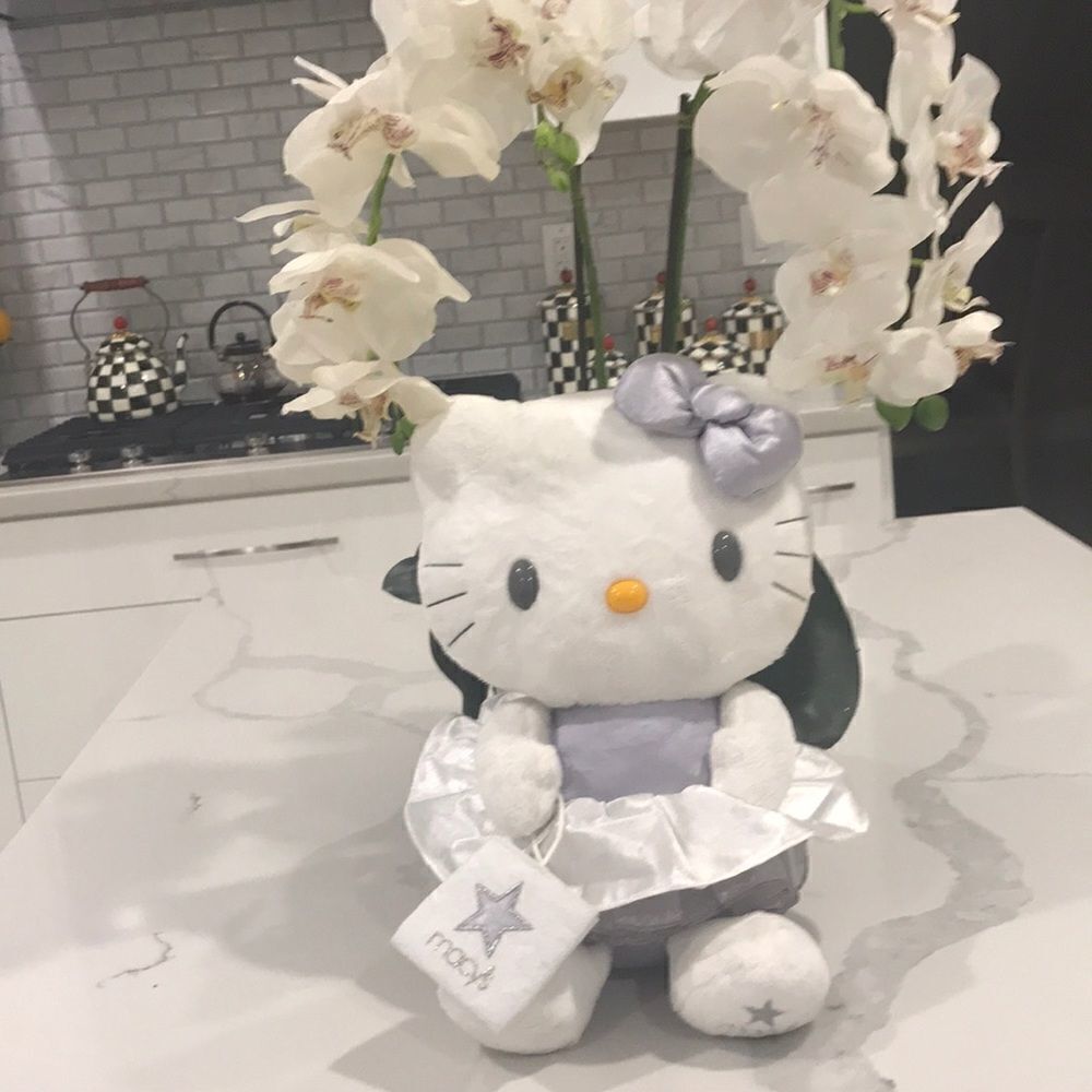 🎉last deal 🎉Hello Kitty doll